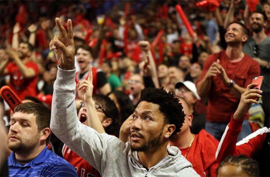 爱游戏app-包含芝加哥公牛训练开放日，今夜止住颓势引欢呼，NBA季后赛在即，赛程密集仍需轮换的词条