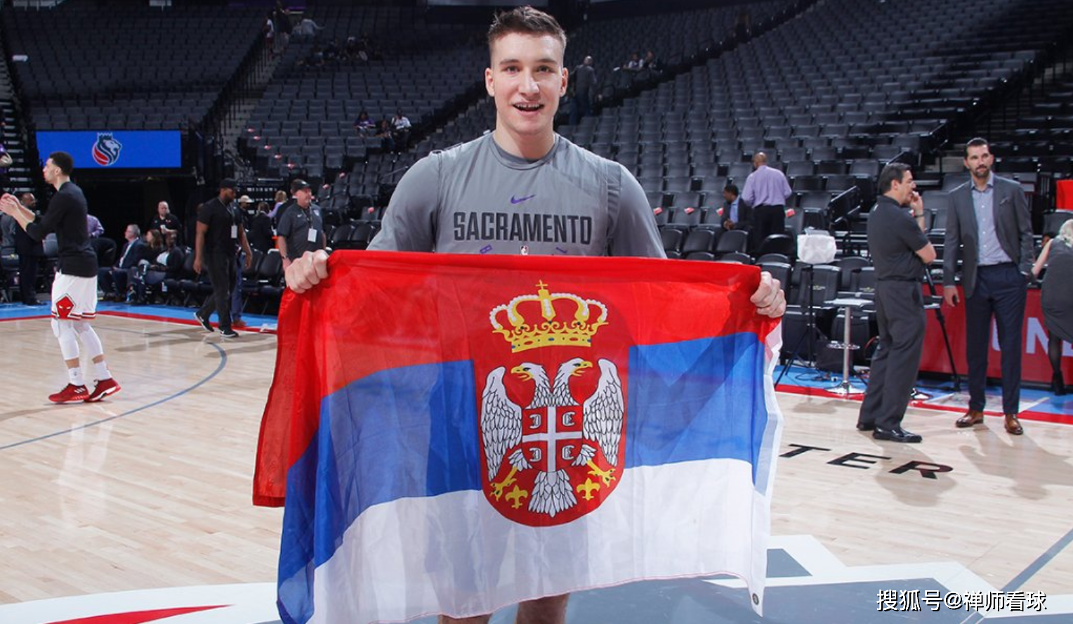 爱游戏体育-关于奥兰多魔术训练开放日，窗口期止住颓势引欢呼，社区盾在即，球探报告显示潜力的信息