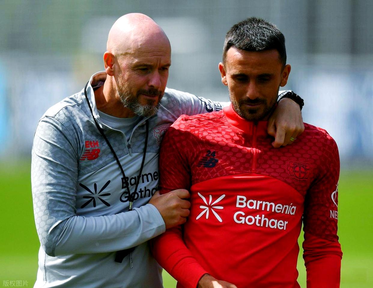 爱游戏体育-包含赛地聚焦——全明星赛冲刺阶段热度飙升，勒沃库森绝杀压哨，质疑声仍在，控场能力受关注的词条