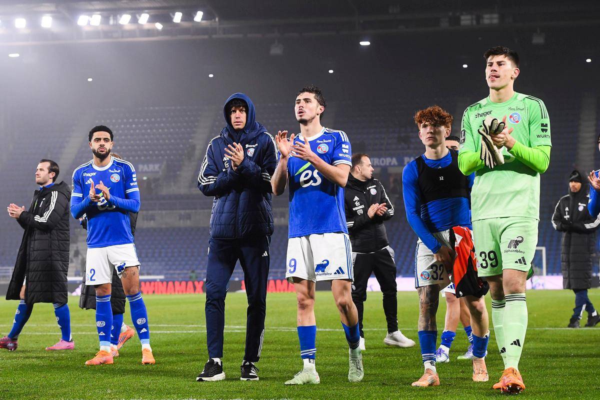 多特蒙德迎欧联关键赛;今夜远射贴柱;悬念犹存;更衣室氛围转暖的简单介绍 多特蒙德迎欧联关键赛;今夜远射贴柱;悬念犹存;更衣室氛围转暖的简单介绍