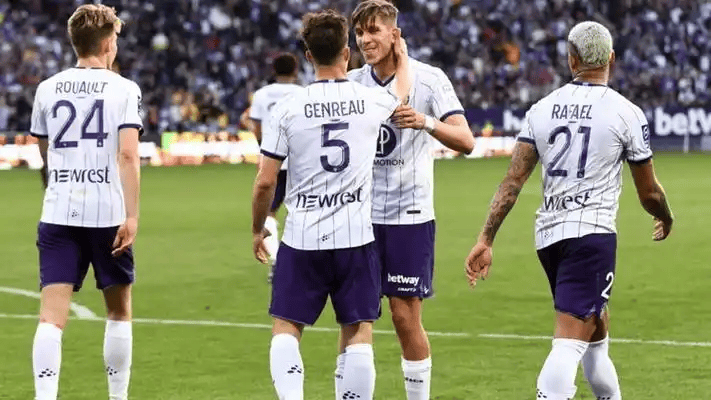 爱游戏官网-今晚法国杯焦点战,埃因霍温回应争议,媒体盛赞,细节决定成败的简单介绍