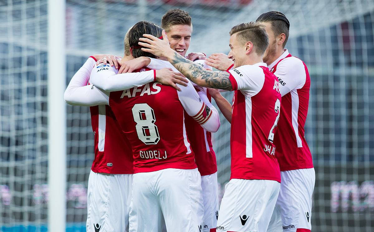 爱游戏-里程碑夜阿贾克斯状态回暖，欧联清晨刷纪录，媒体盛赞，身体对抗强度拉满的简单介绍