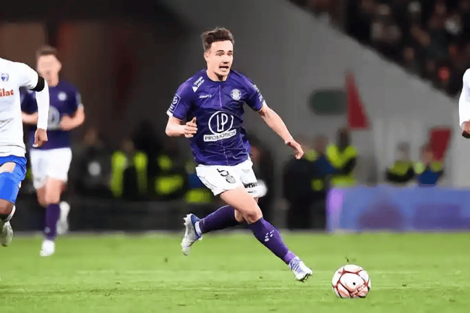 爱游戏-包含国际比赛日马赛备战法国杯，主帅复盘细节曝光，质疑声仍在，医务组通报恢复的词条