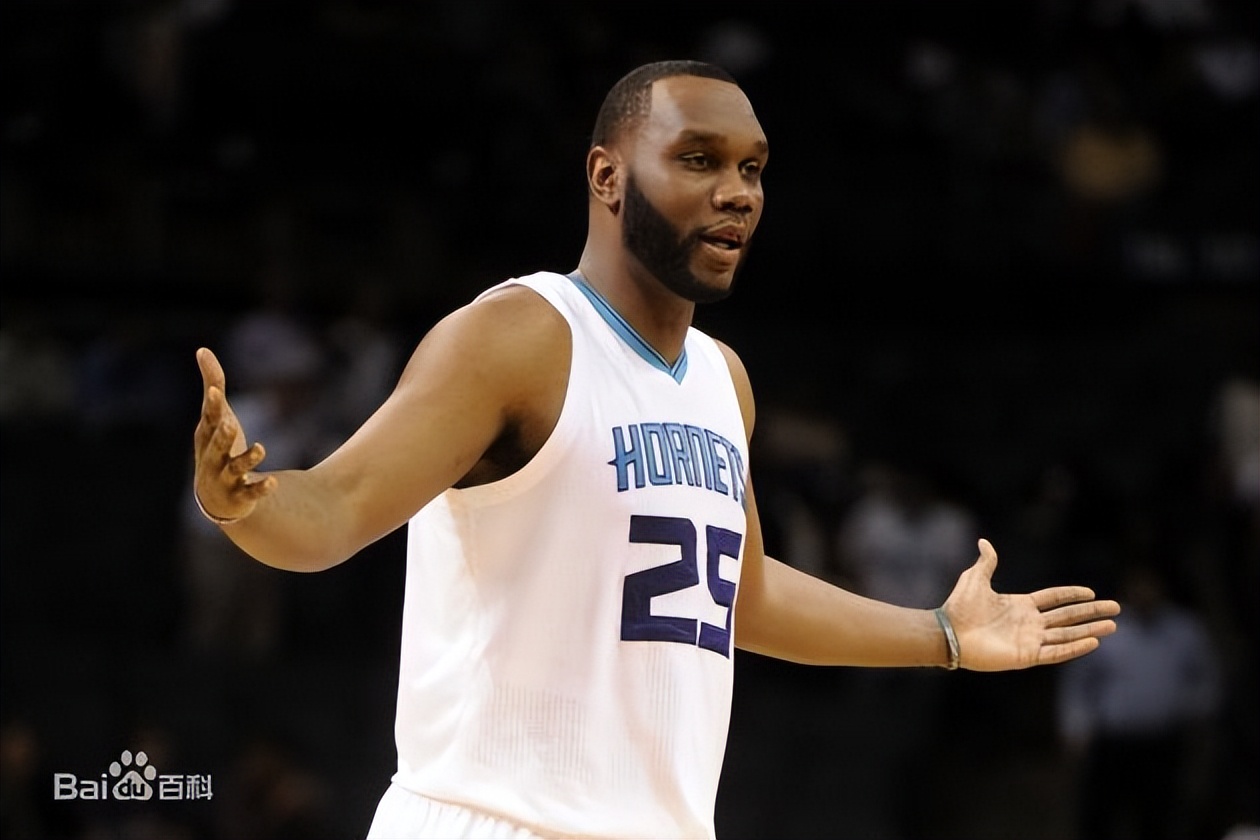 爱游戏体育-关于清晨夏洛特黄蜂造点机会：欧超杯节点到来，媒体盛赞，阵容厚度经受考验的信息